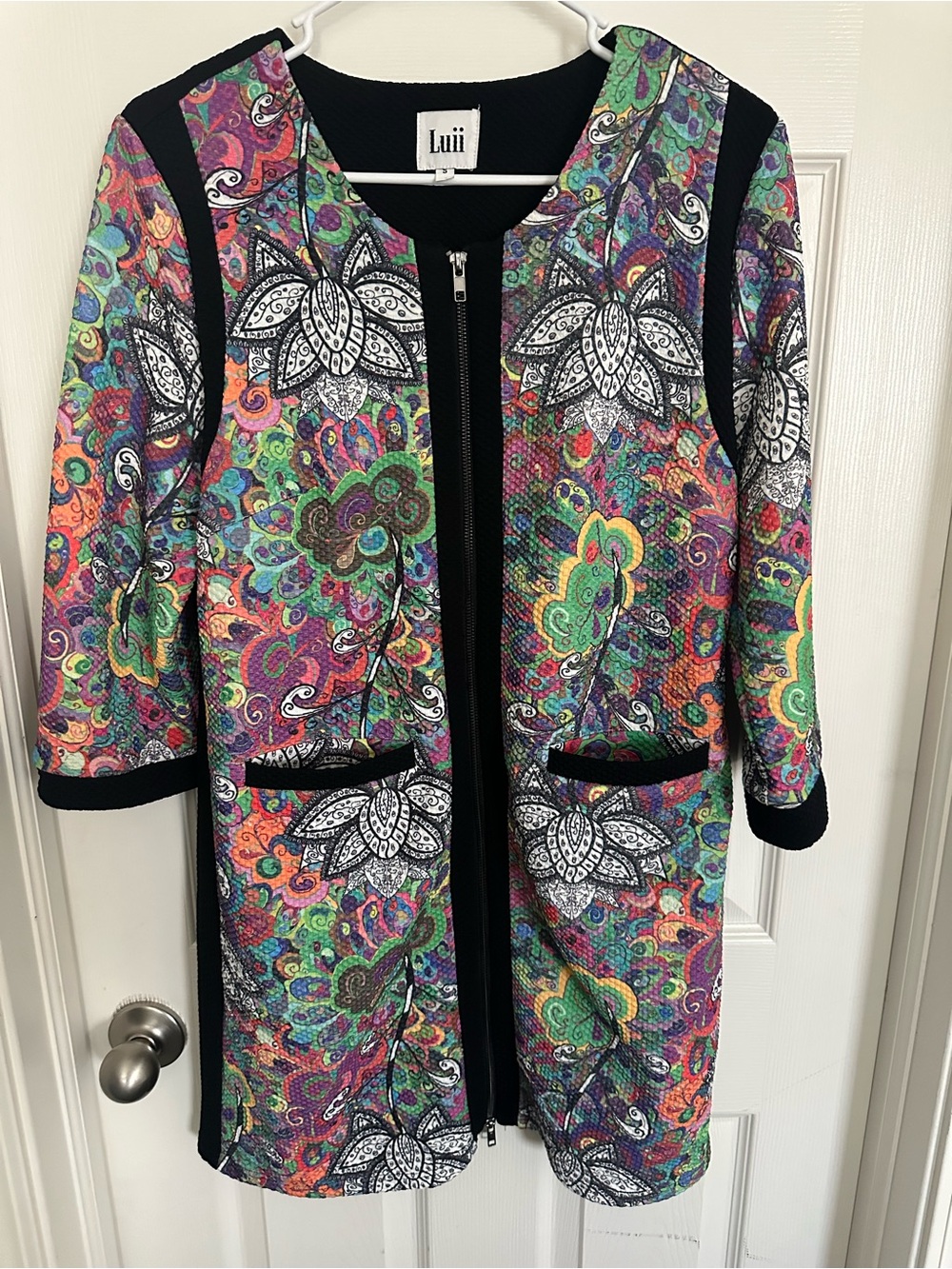 Vintage Luii Black-Trim Multicolor Paisley Floral Zip Jacket.  Size small.